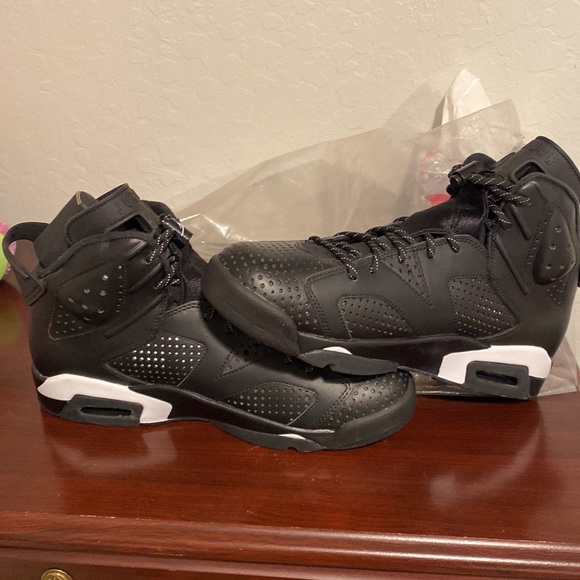 New Jordan retro 6 (Black cat)- No Box main image 4